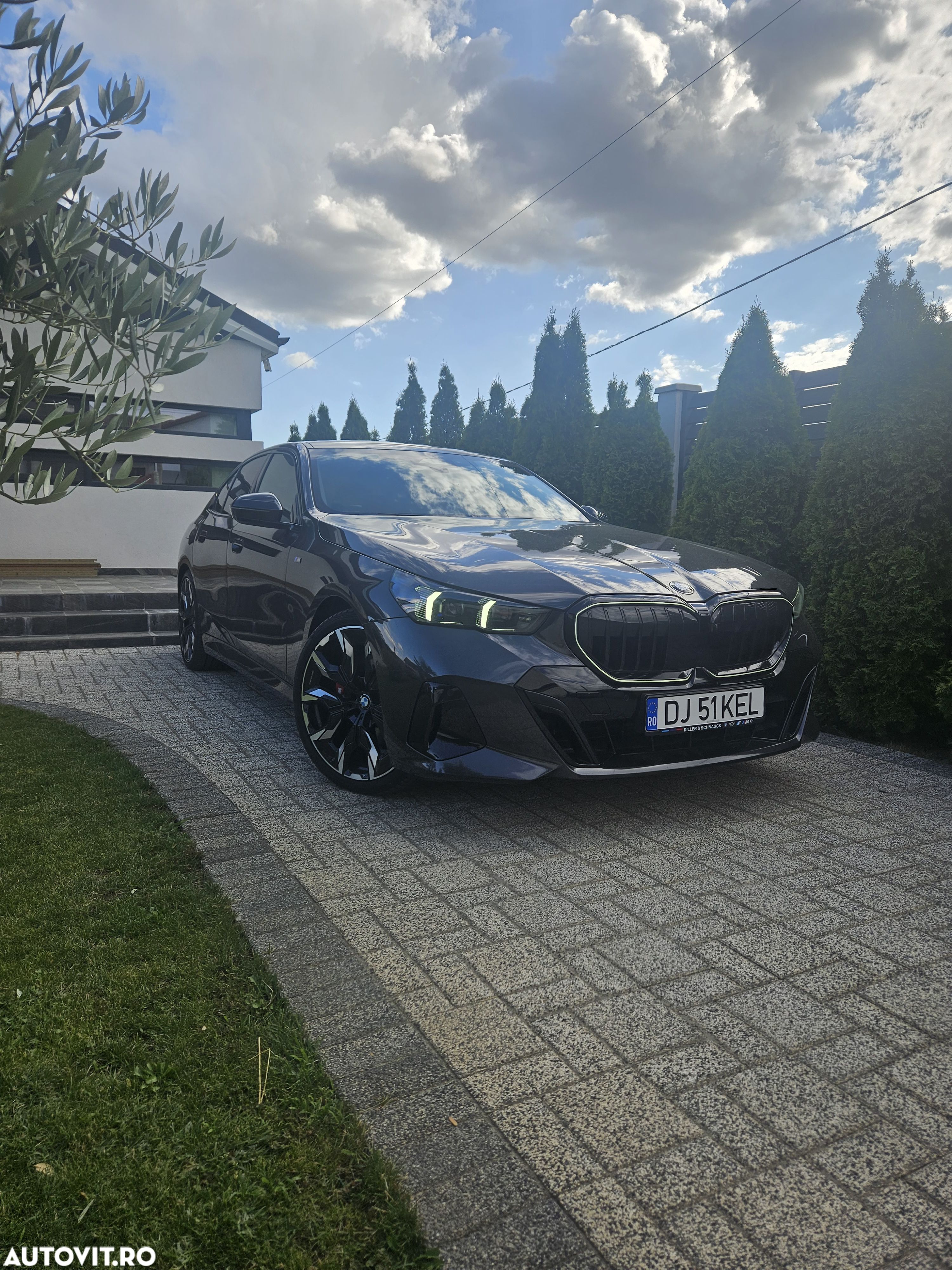 BMW Seria 5 520d xDrive AT MHEV - 1