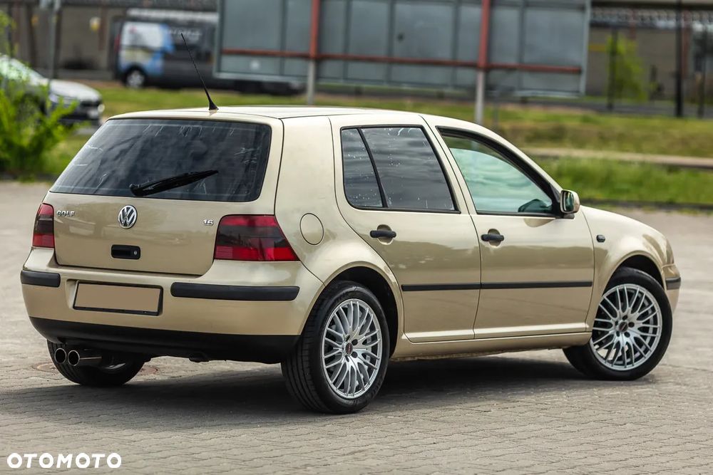 Volkswagen Golf - 3