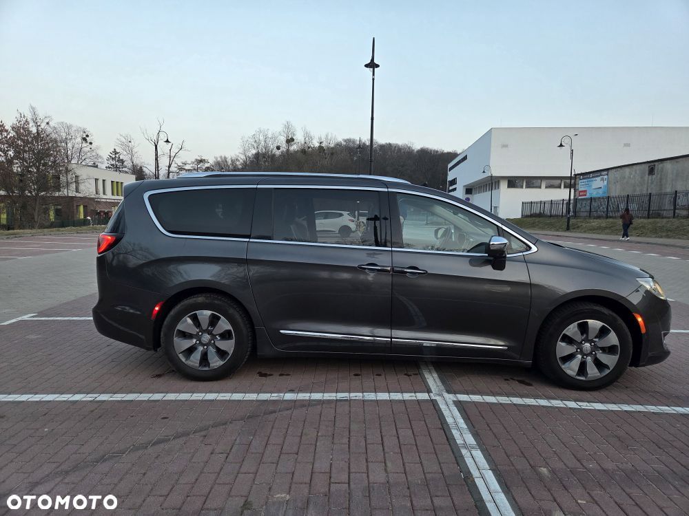 Chrysler Pacifica - 7