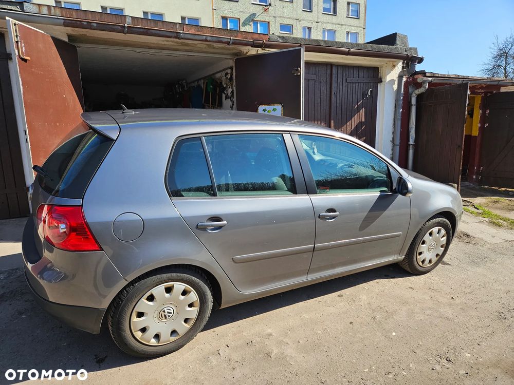 Volkswagen Golf 1.6 Basis - 1