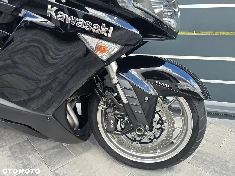 Kawasaki GTR - 10