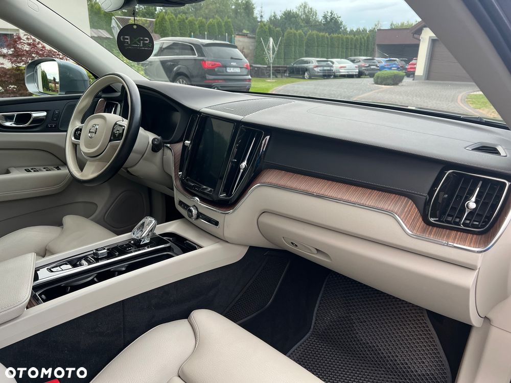 Volvo XC 60 B4 D AWD Inscription - 18