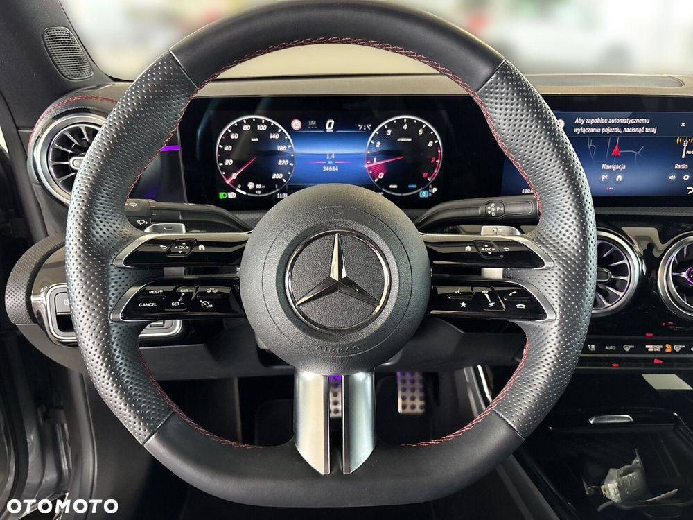 Mercedes-Benz CLA - 12