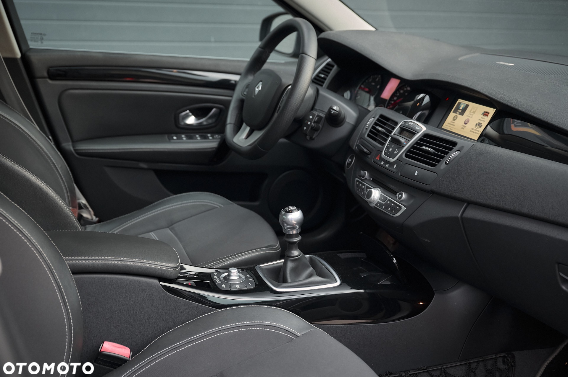 Renault Laguna Grandtour ENERGY dCi 130 FAP Start-Stop Bose Edition - 39