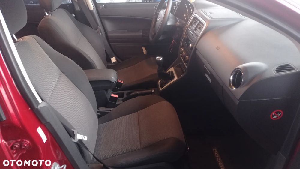 Dodge Caliber 2.0 SXT - 37