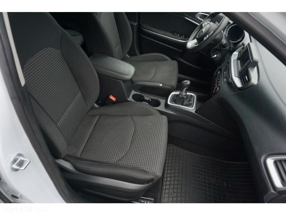 Kia Ceed - 34