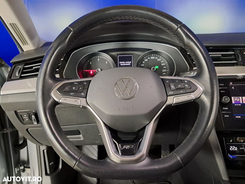 Volkswagen Passat - 12