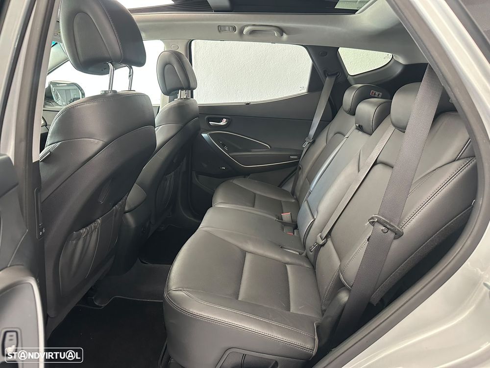 Hyundai Santa Fe blue 2.2 CRDI 2WD Auto Family+ - 29