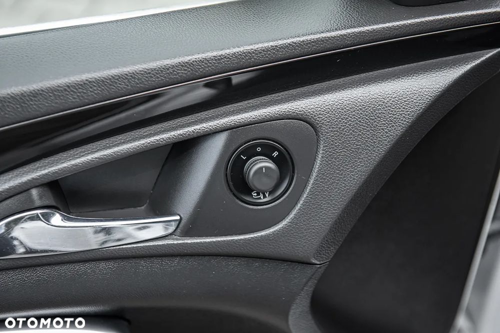 Opel Insignia 2.0 Turbo - 16