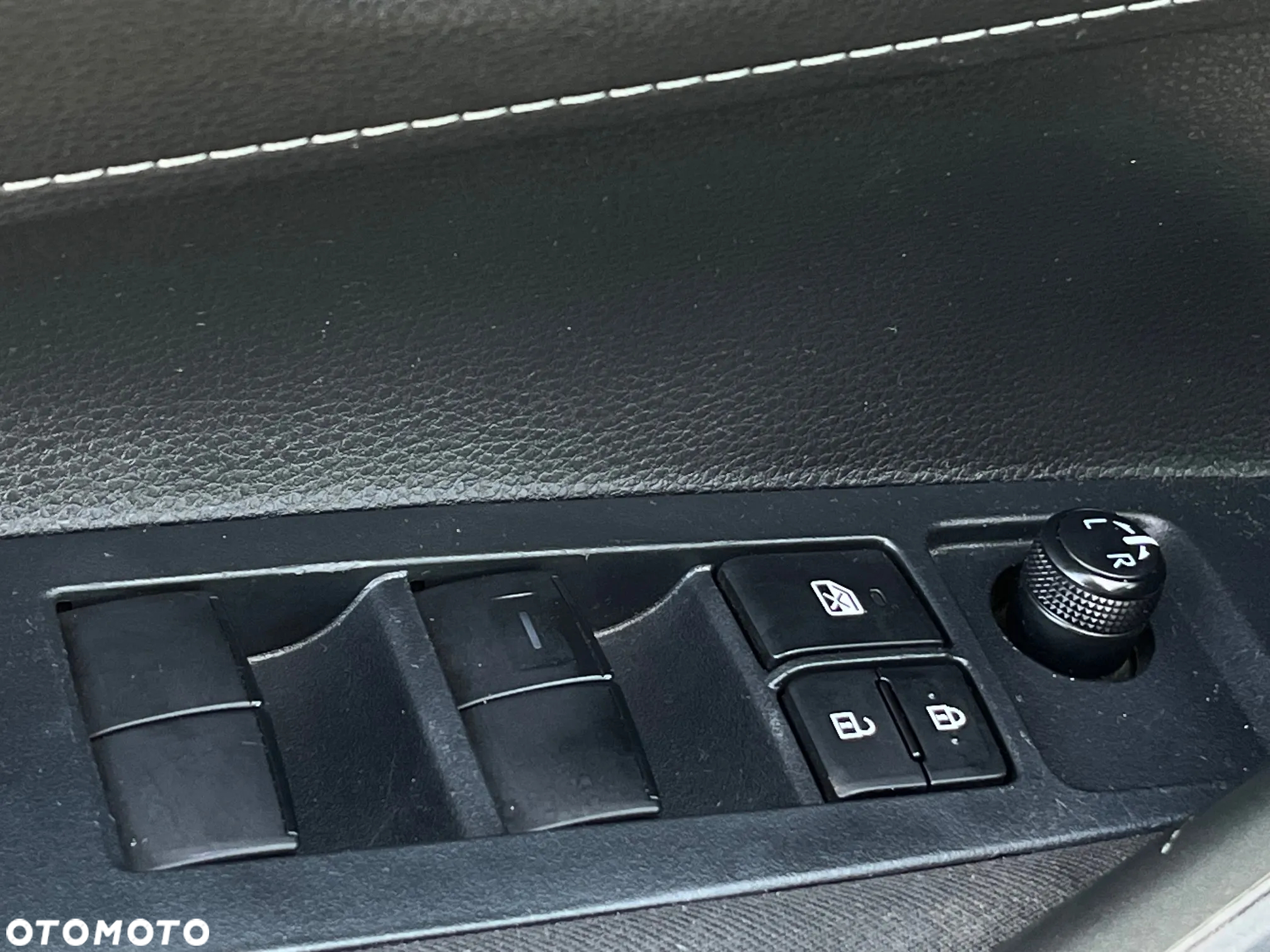 Toyota Corolla 1.8 Hybrid Comfort - 38