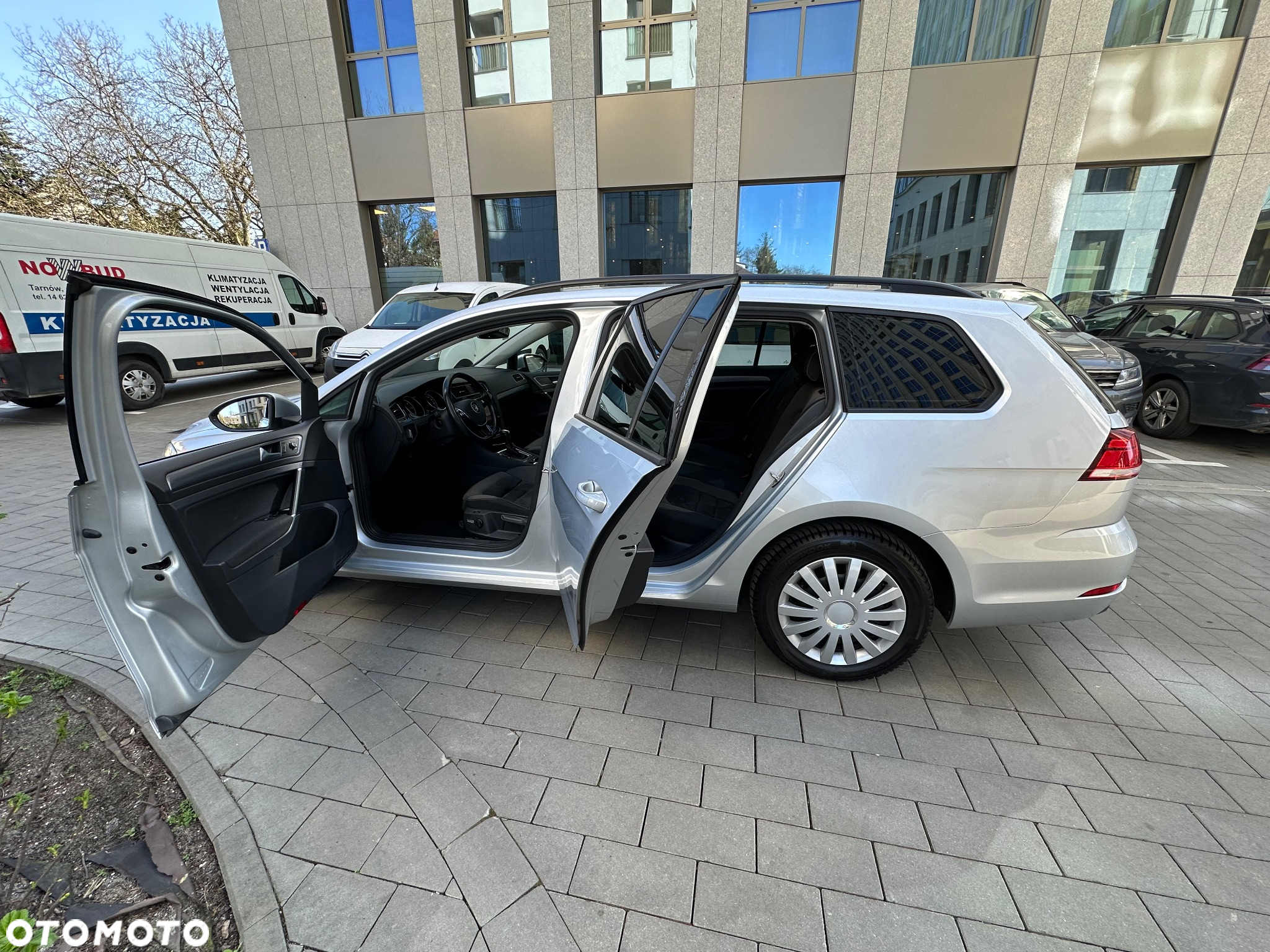 Volkswagen Golf 2.0 TDI BlueMotion Technology DSG Comfortline - 34