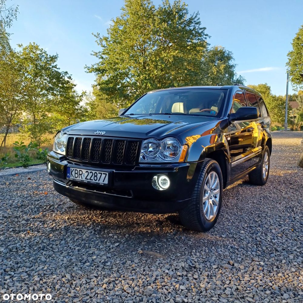 Jeep Grand Cherokee - 23
