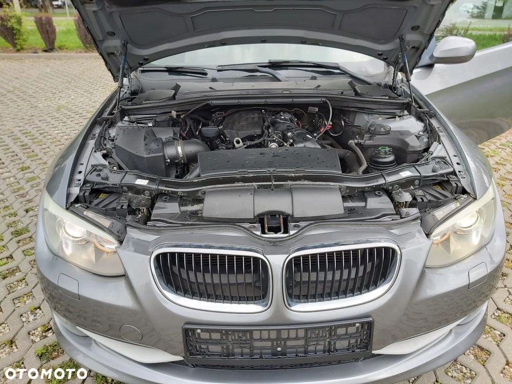 BMW Seria 3 320d DPF Efficient Dynamics Edition - 37