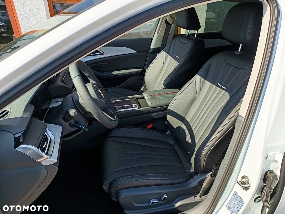 Hongqi H5 - 6