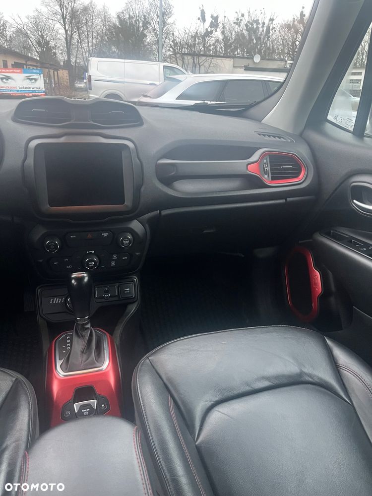 Jeep Renegade - 12