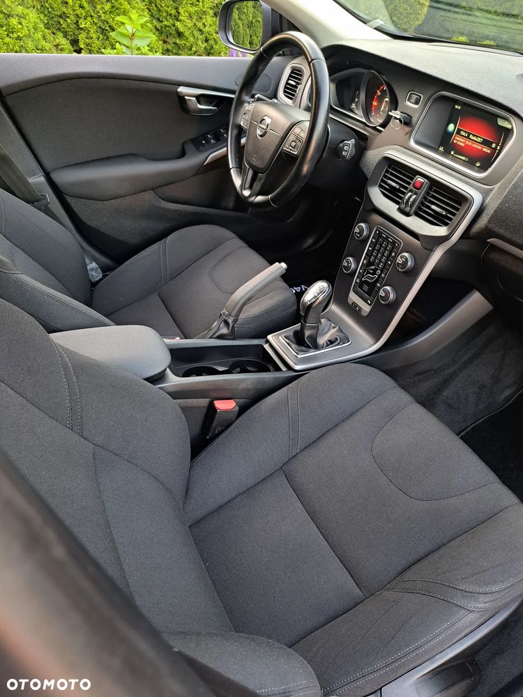 Volvo V40 T2 Drive-E Momentum - 10