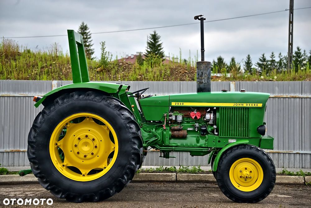 John Deere 2030 S - 11