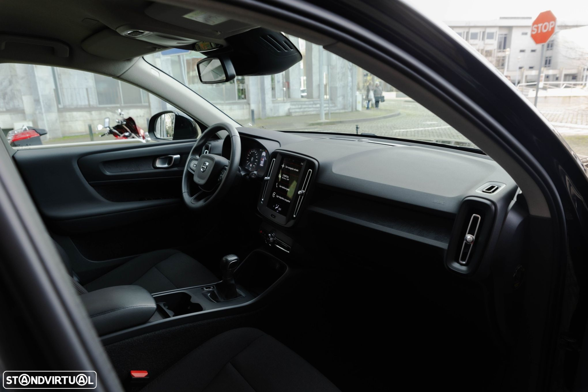 Volvo XC 40 1.5 T2 Momentum Core - 27