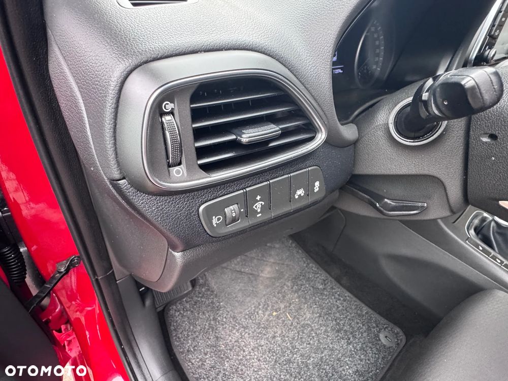 Hyundai i30 1.4 Intro Edition - 10