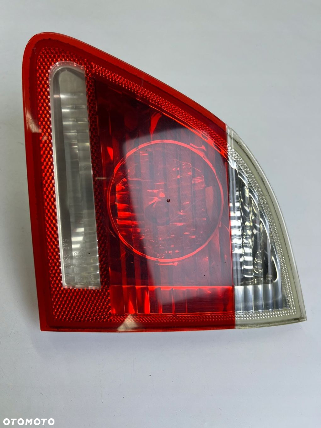 LAMPA PRAWY TYŁ W KLAPĘ BMW E61 LCI 6925894 - 4