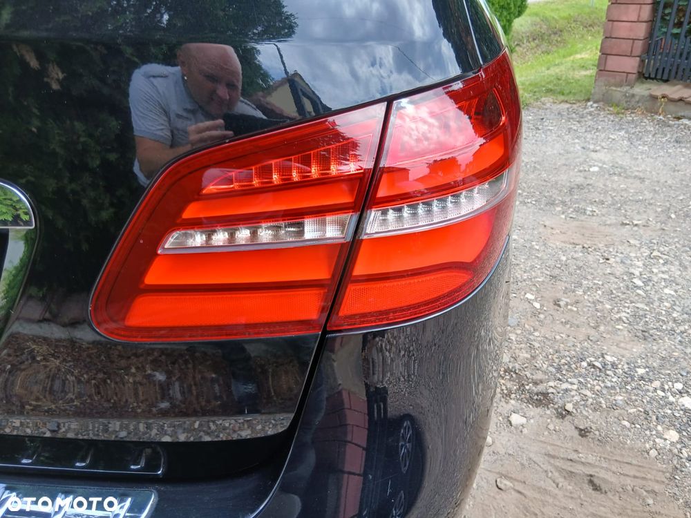 Mercedes-Benz Klasa B 180 d Edition - 13