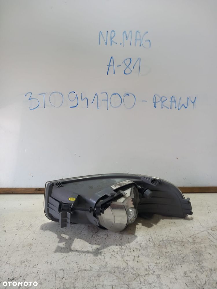 HALOGEN PRAWY SKODA SUPERB II 3T0941700 - 2