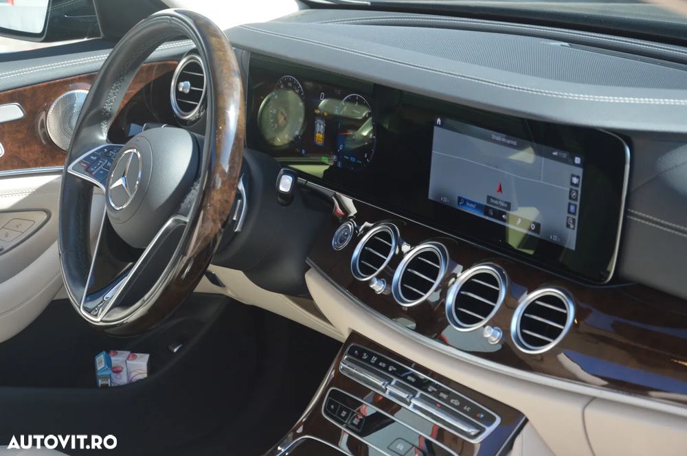 Mercedes-Benz E 300 d 4Matic T 9G-TRONIC Avantgarde - 13