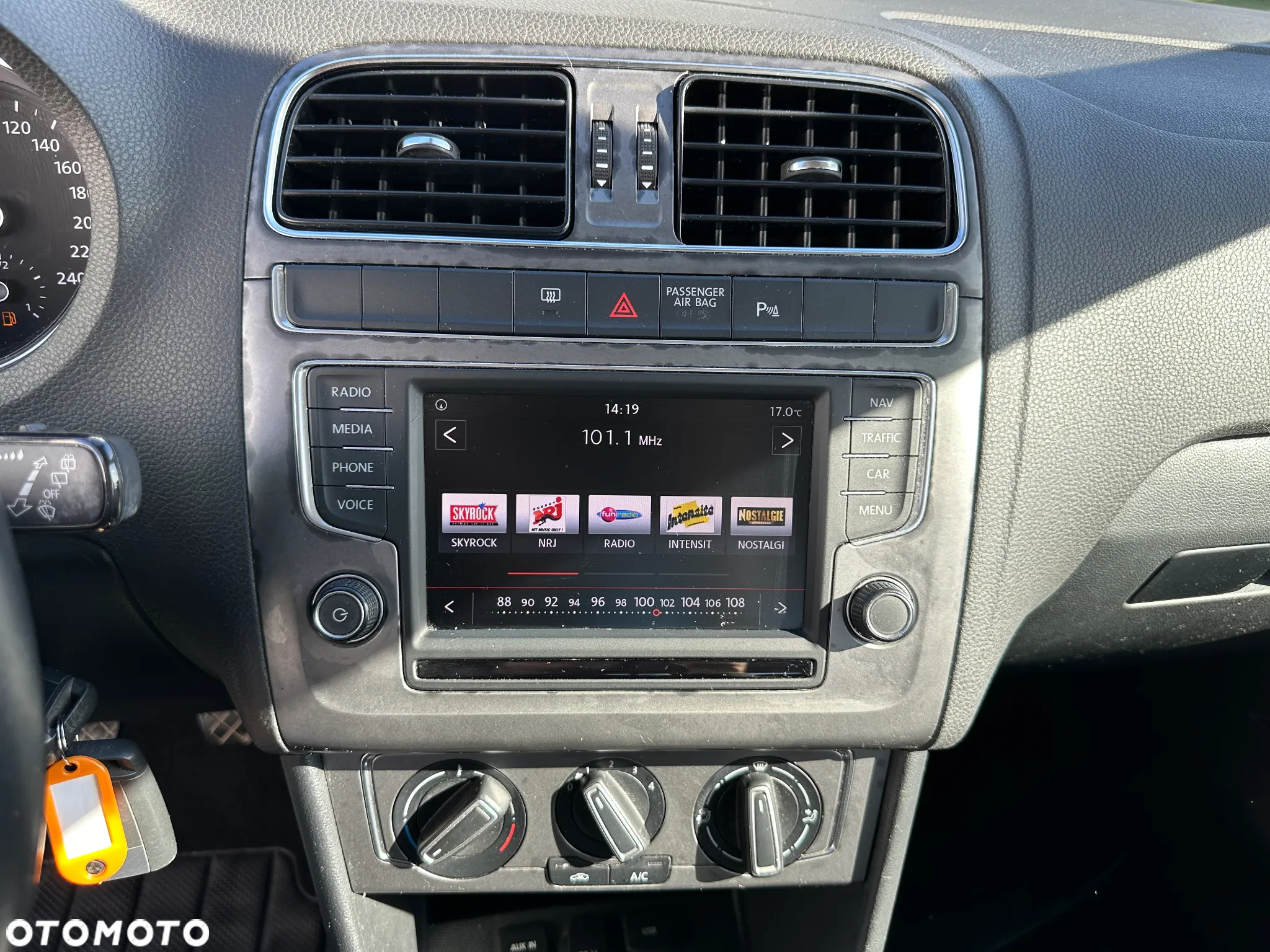 Volkswagen Polo 1.0 Blue Motion Technology Lounge - 32