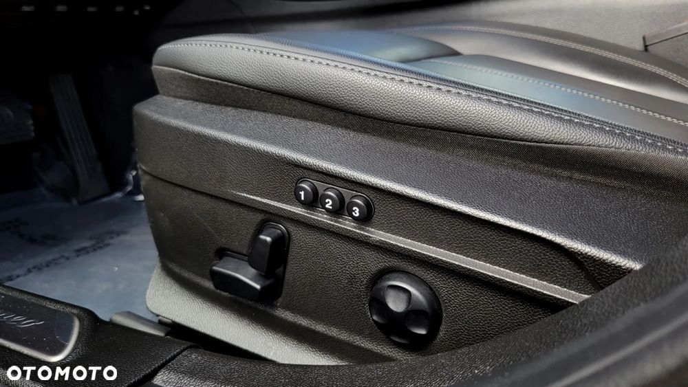 Alfa Romeo Giulia 2.0 Turbo 16V AT8-Q4 Ti - 33