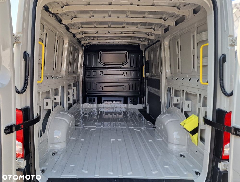 Volkswagen Crafter - 11