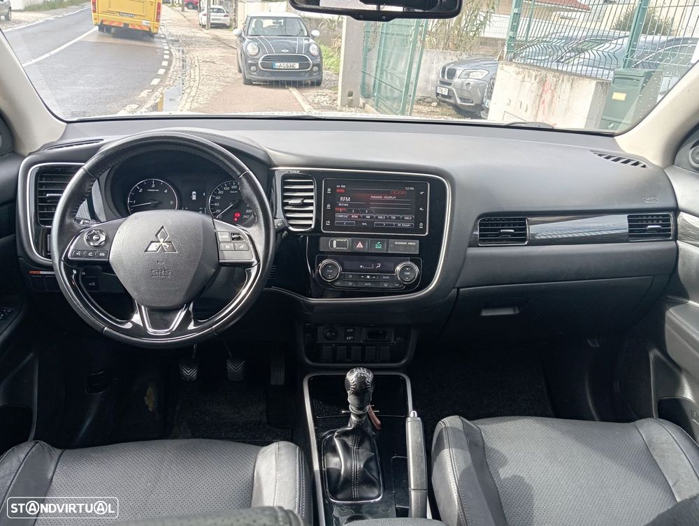 Mitsubishi Outlander 2.2 DI-D Intense - 16