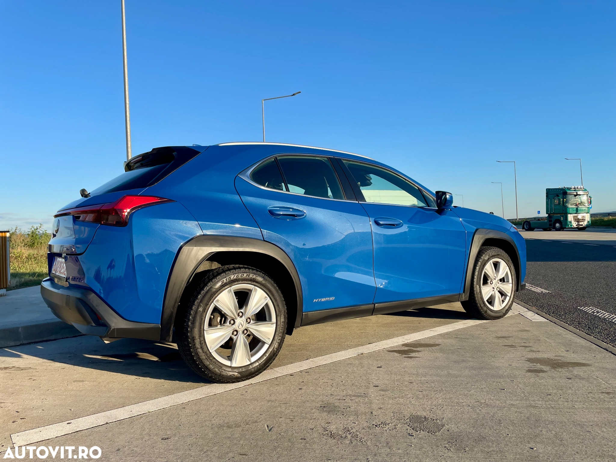 Lexus UX 250h Business Edition - 14
