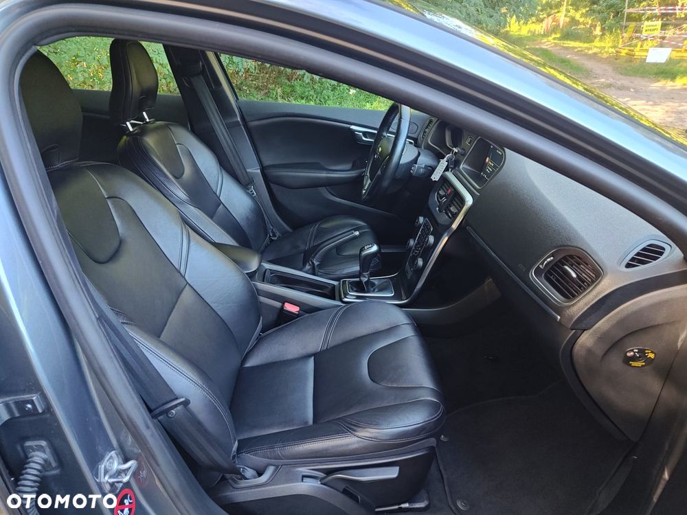 Volvo V40 T3 Drive-E Momentum - 20
