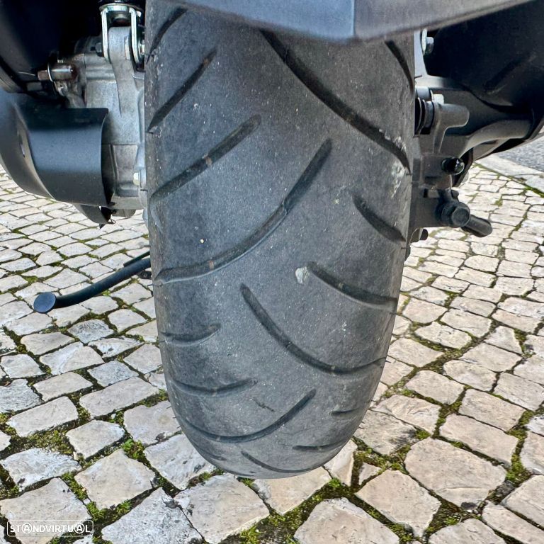 Yamaha NMAX 125 - 21