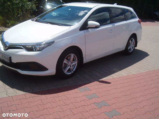 Toyota Auris - 11