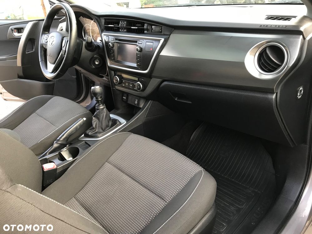 Toyota Auris - 11