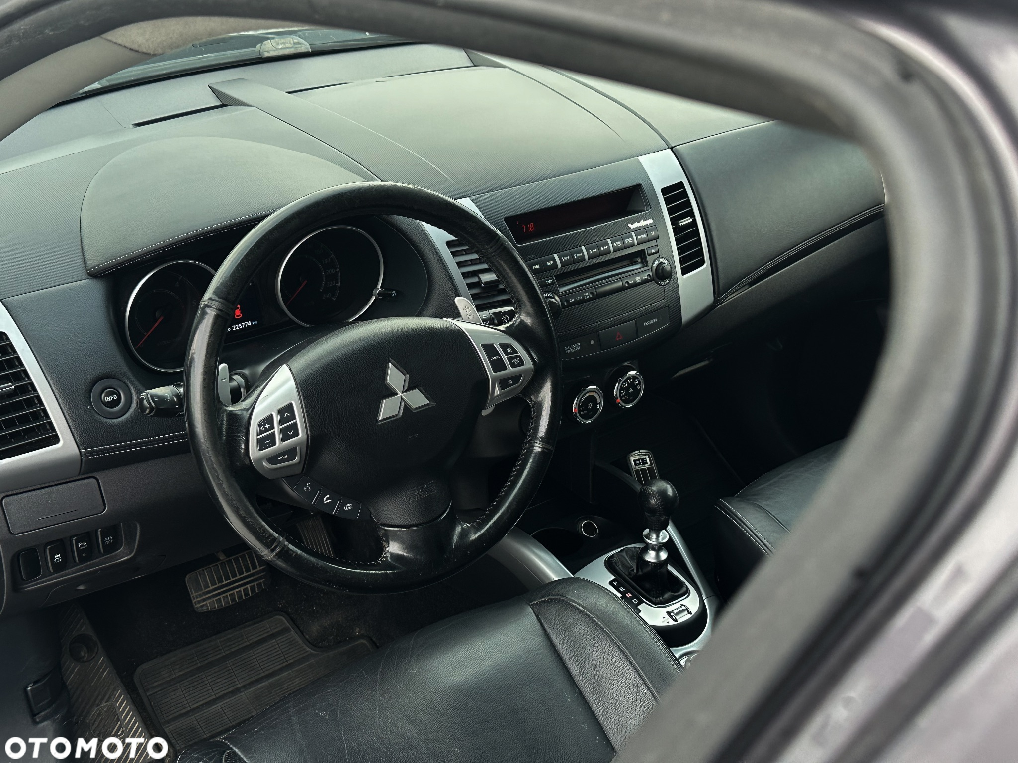 Mitsubishi Outlander 2.2 DI-D 4WD TC-SST Instyle - 11