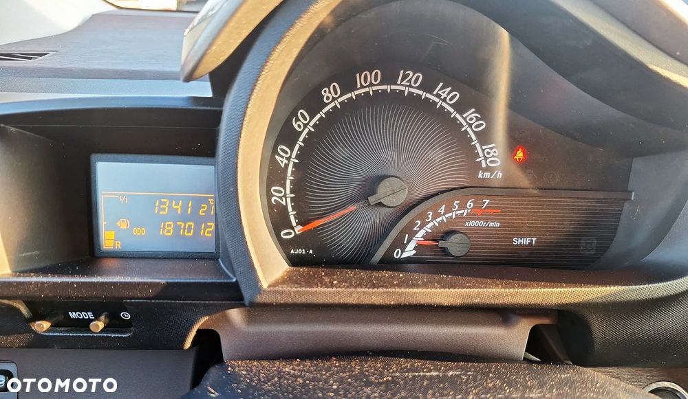 Toyota iQ 1.0 + - 35