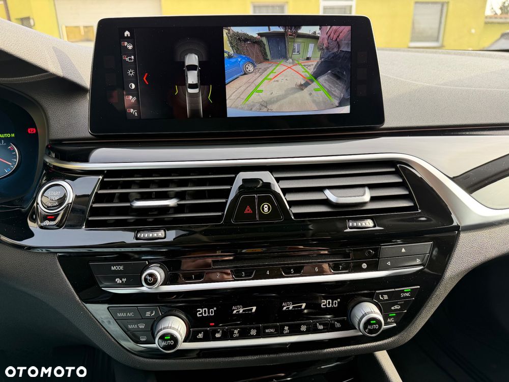 BMW Seria 5 520d xDrive - 9