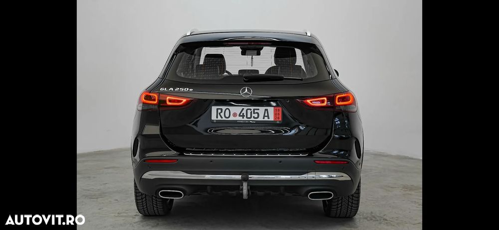 Mercedes-Benz GLA - 12