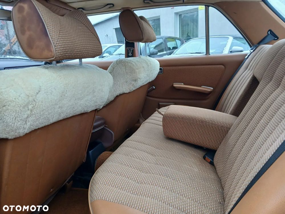 Mercedes-Benz W123 - 13