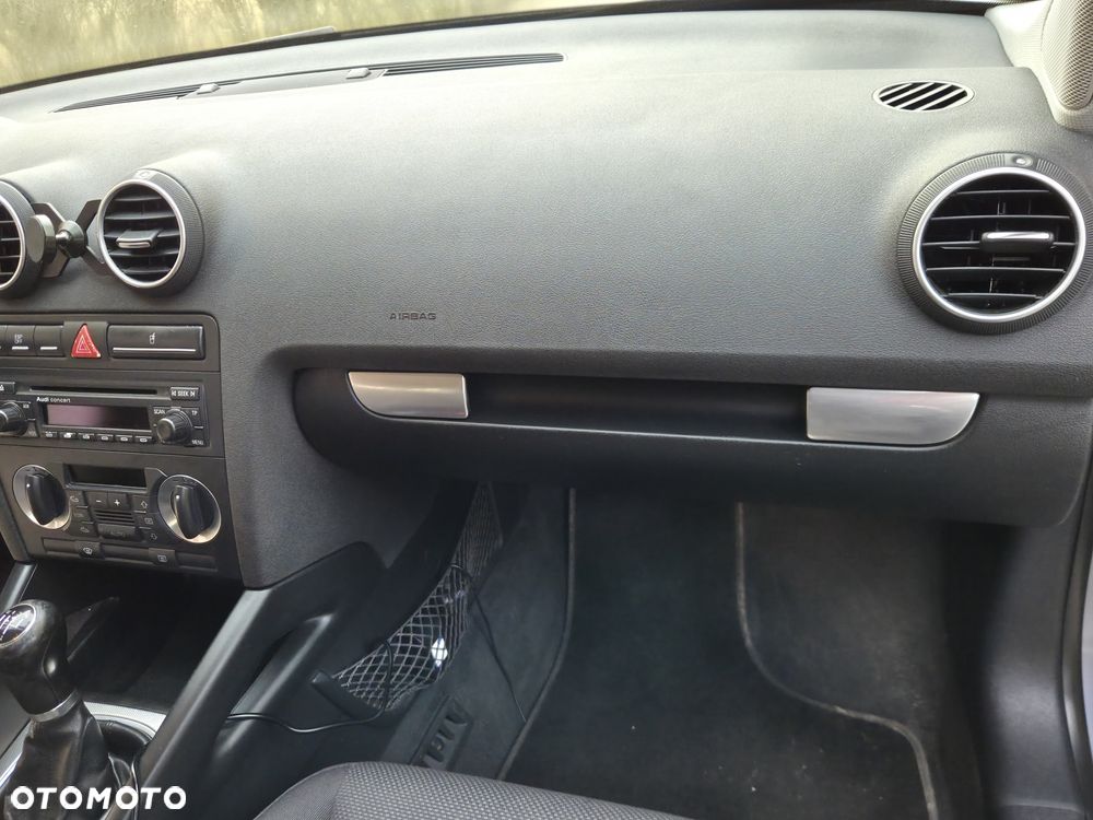 Audi A3 Sportback 1.6 Ambiente - 15