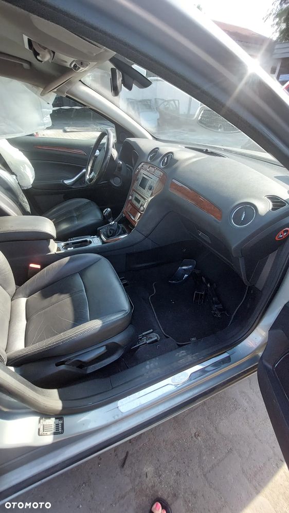 Ford mondeo MK4 2007 benzyna na części lampa klapa drzwi szyby silnik skrzynia lusterko tapicerka - 20