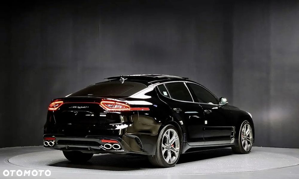 Kia Stinger - 3