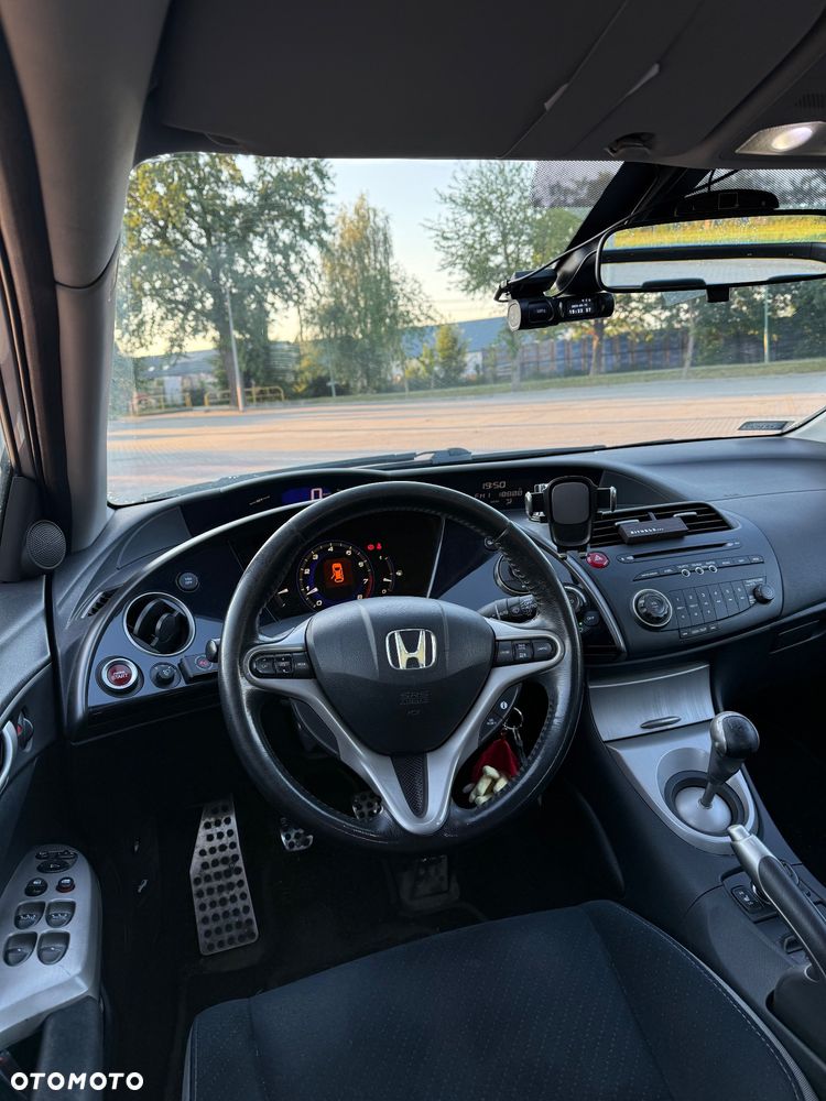 Honda Civic 1.8 Executive - 9