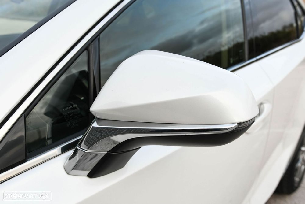 Lexus NX 300h Executive+ - 38