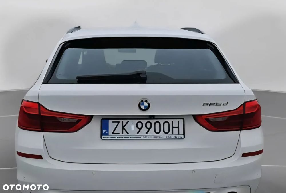 BMW Seria 5 525d Sport Line sport - 8