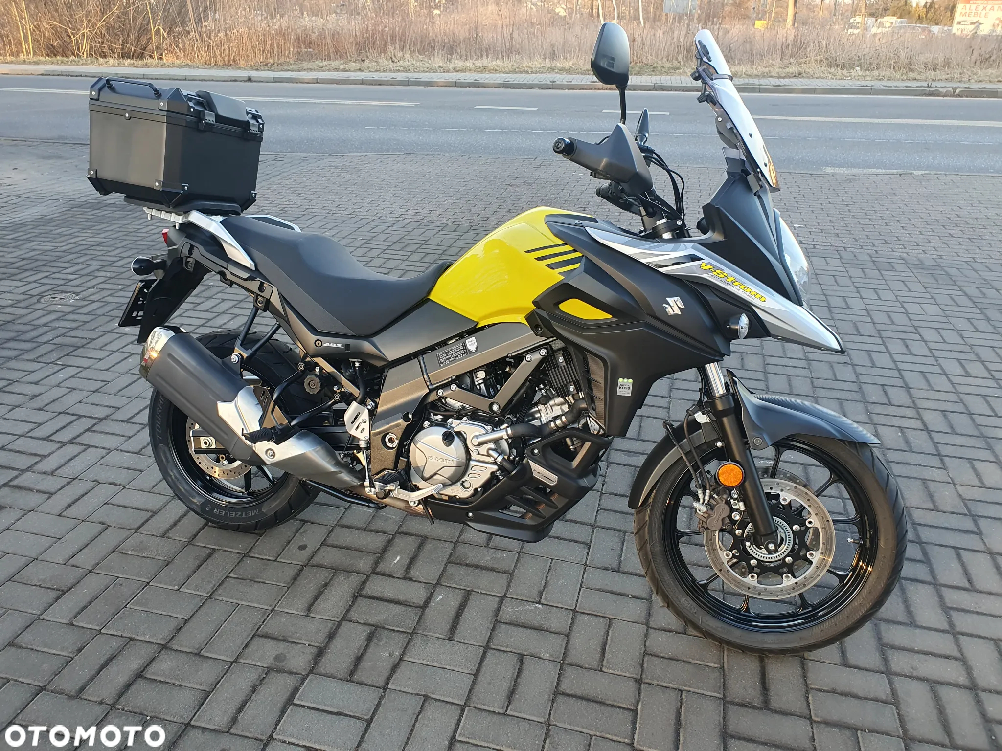 Suzuki V-STROM - 12