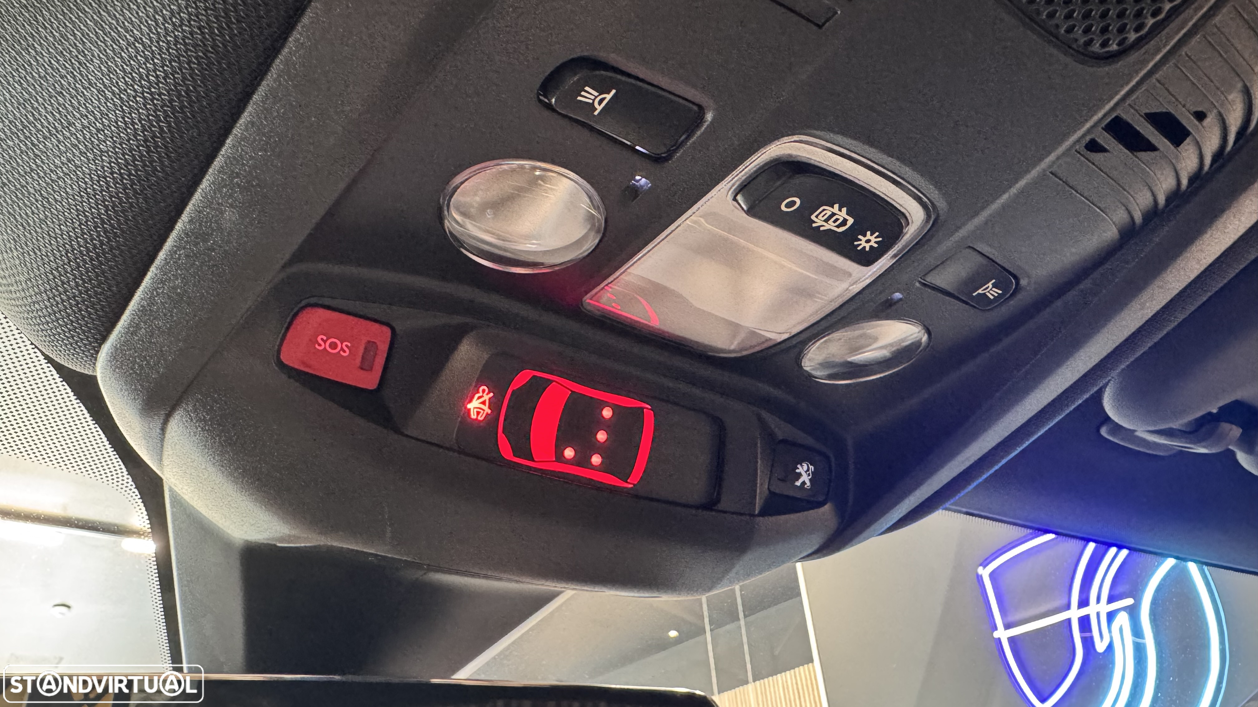 Peugeot 3008 1.6 Hybrid GT Pack e-EAT8 - 44