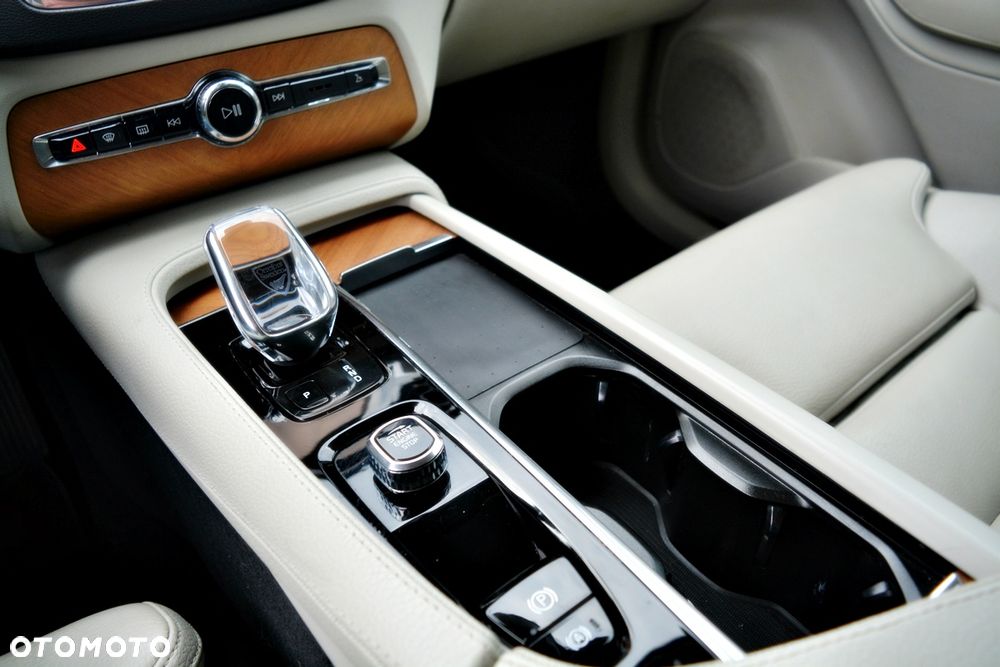 Volvo XC 90 B5 D AWD Inscription 7os - 7